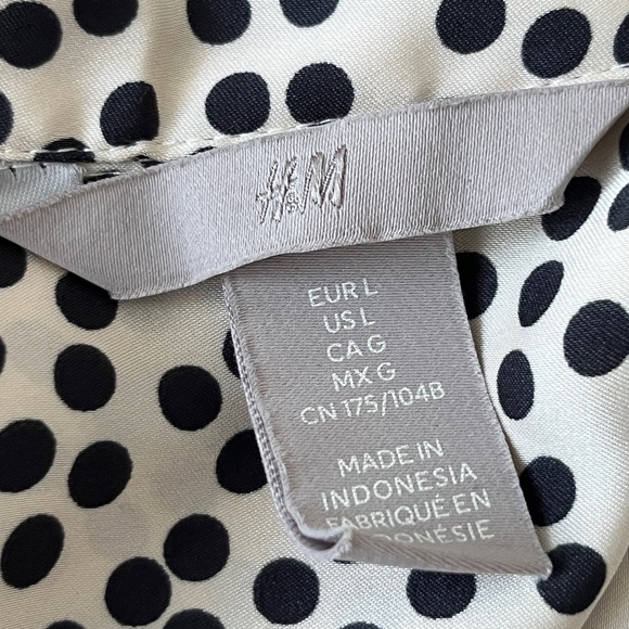 Polka dot blouse - Picture 7 of 7